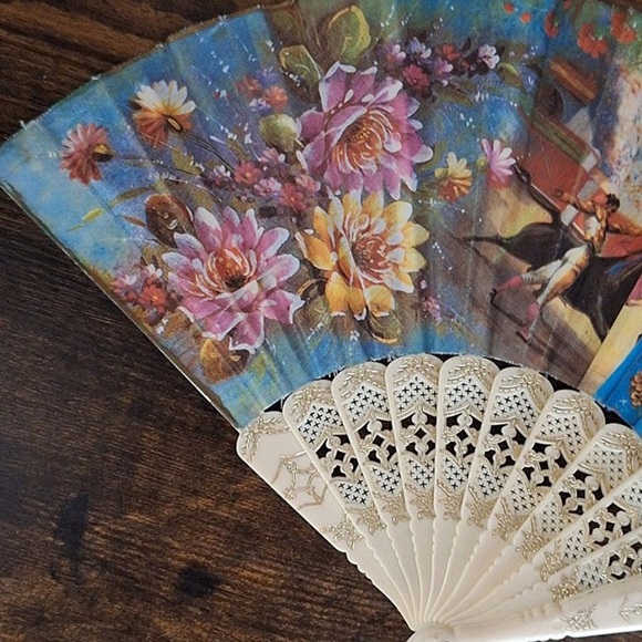 1990s Spanish Fabric Creme Colored Handheld Fan - Picture 10 of 12